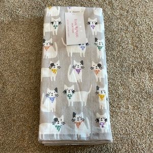 T towels for kitchen. Super cute cat decorations. Never been used